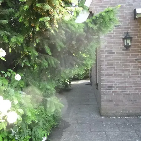 Mit Privatem Garten Und Terrasse Holiday home