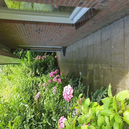 Mit Privatem Garten Und Terrasse Holiday home